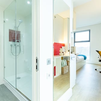 Deluxe Studio - Image 9